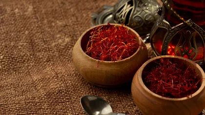 Aurul roşu, condimentul care costă o avere. Are o aromă ușor afumată şi dă o culoare superbă mâncării