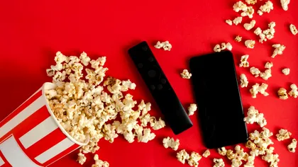 Televizorul se reinventează: microdramele și vodcasturile schimbă regulile divertismentului în 2026