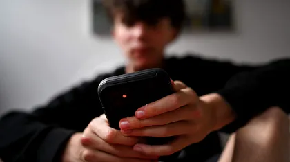 Ce s-a întâmplat în țara care a interzis TikTok, Facebook și alte rețele sociale sub 16 ani. „Copiii revin rapid, pe ascuns”
