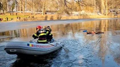 Cine este muncitorul străin care a salvat fetița din lacul înghețat din Craiova. Bărbatul este de puțin timp în România și nu e nepalez. Lia Olguța Vasilescu: „Va primi titlul de cetățean de onoare al orașului”