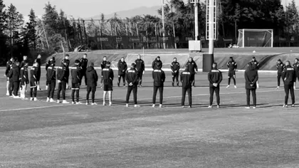 Gest emoționant făcut de jucătorii de la PAOK în memoria suporterilor care au murit în accidentul din Timiș: „Un minim omagiu adus tinerilor care au plecat atât de nedrept dintre noi”