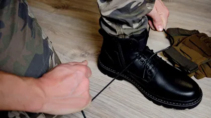 Picioare calde iarna, chiar și la ger: trucul militarilor, cum folosesc folia de aluminiu