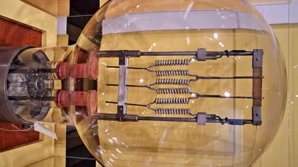 Becul lui Edison, reinterpretat: cum au obținut cercetătorii grafen dintr-un filament de bambus