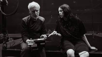 Filmul-concert 3D cu Billie Eilish se amână, iar Lionsgate aduce în conducere un fost ministru american al finanțelor