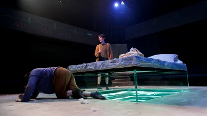 Spectacol de teatru incluziv „Dincolo de tăcere”, primul text de Jack Thorne (