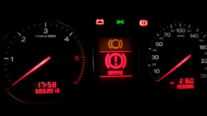 Martor lichid frână aprins: nivel scăzut, plăcuțe uzate sau senzor, cum verifici corect