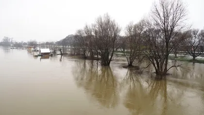 Cod portocaliu și galben de inundații, există risc de viituri. Ploile nu se opresc, anunţă meteorologii
