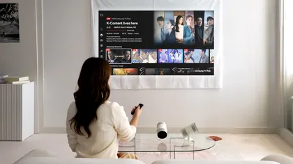 Samsung lansează proiectorul portabil Freestyle+, înainte de CES 2026. Cu ce se remarcă noul gadget al gigantului sud-coreean