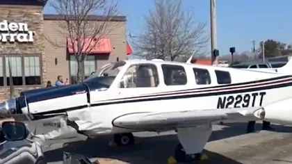 Avion de mici dimensiuni prăbușit într-o intersecție intens circulată din SUA