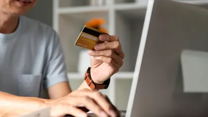 Ce nu ai voie să faci cu cardul unei persoane decedate, chiar dacă e din familie. Ce prevede legea în astfel de cazuri