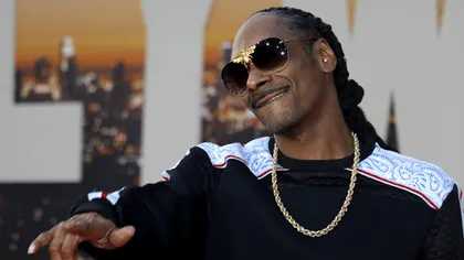 Cum a reacționat Snoop Dogg în momentul în care a primit un steagul României în timpul ceremoniei de deschidere a Jocurilor Olimpice de Iarnă 2026. Momentul a devenit viral VIDEO