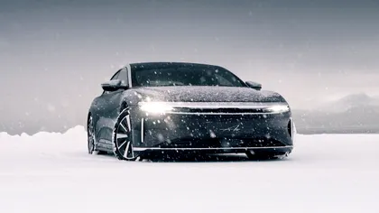 Mașina electrică la care merită să visezi pe timp de iarnă. Tocmai și-a învins concurența la autonomie în cele mai dure condiții