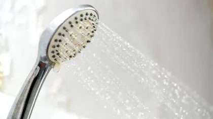 De ce se spune că nu e bine să faci duș după zbor. Mit sau adevăr? Explicația unui dermatolog