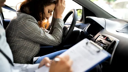 Ce verifică examinatorul la examenul pentru permisul de conducere: detaliile care te lasă pieton