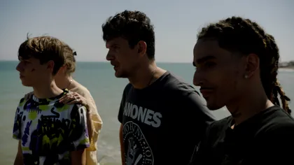 INTERVIU Filmul românesc „Kîzîm”, prima peliculă din România cu protagonişti tătari, acum în cinema. De vorbă cu regizorul Radu Potcoavă, scenaristul Elias Ferchin Mușuret, Amuly și cei doi actori principali – Matei Saizescu și Meryem Yeliz Mustafa