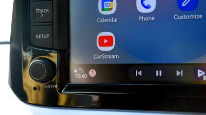 YouTube ajunge pe Android Auto, dar nu așa cum sperau șoferii