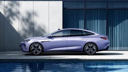Încă o mașină electrică din China la care merită să visezi. Pare Toyota Camry, dar este BYD Seal 07 cu autonomie de 700 de kilometri