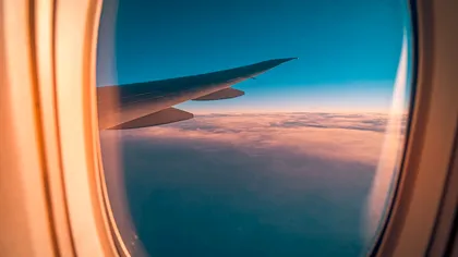 Bilete de avion mai scumpe în 2026: Primele companii aeriene care au anunțat majorarea tarifelor, după dublarea prețului kerosenului