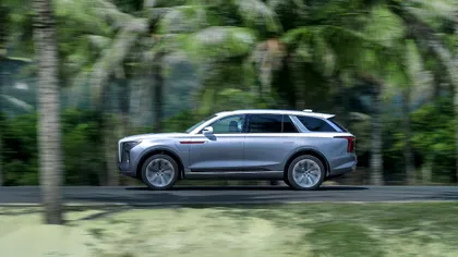 Chinezii revoluționează mașinile electrice prin dublarea autonomiei. Un nou tip de baterii rezolvă cea mai mare problemă