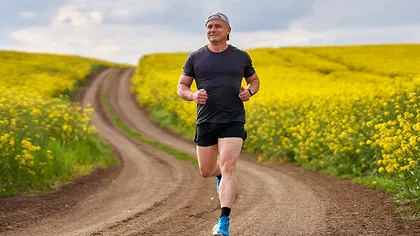 Exercițiile fizice îți schimbă starea de spirit în bine. Molecula care explică de ce sportul poate alunga anxietatea și depresia