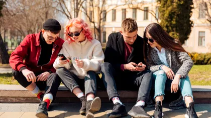 Vremurile în care tinerii plecau pe capete din România au apus. De ce nu mai vor să lucreze în străinătate, conform unui studiu