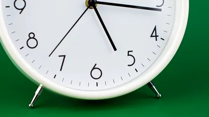 Ce înseamnă cu adevărat „sfertul academic”? Expresia folosită greșit de mulți români