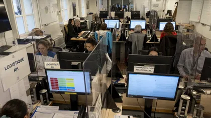 Alte zeci de concedieri în rândul specialiștilor IT: compania care preferă să mizeze pe inteligența artificială și susține că așa crește cifra de afaceri