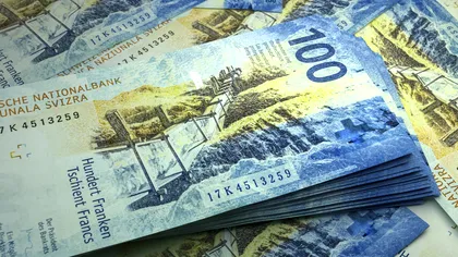 Cetățenii unei țări europene votează în favoarea numerarului: 73% sprijină dreptul la plata în cash garantat în Constituție