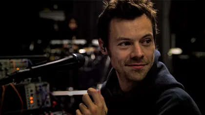 Netflix vine cu o surpriză pentru fanii Harry Styles: concertul-eveniment din Manchester ajunge pe platformă