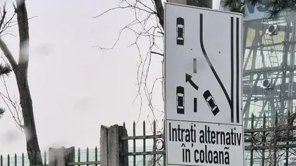 Indicatorul auto care abia a apărut în România induce şoferii în eroare. Cum se aplică regula fermoarului corect