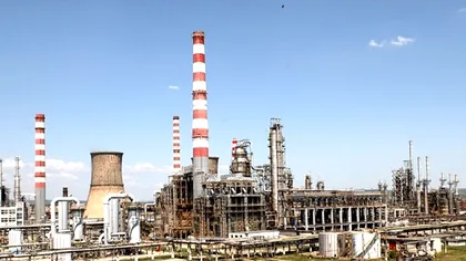 De ce a fost închisă rafinăria Lukoil-Petrotel Ploiești. Guvernul vrea să o redeschidă din cauza crizei carburanţilor