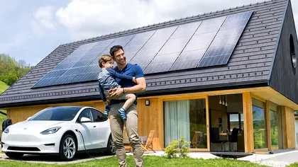 Legătura dintre panourile solare și mașinile electrice – cum îți încarci cel mai ieftin autoturismul prin fotovoltaice