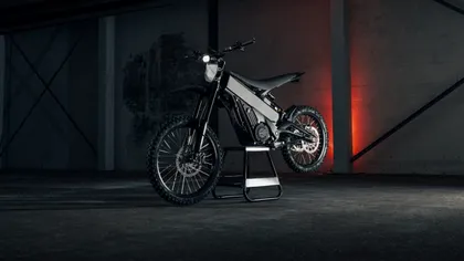 A ajuns în tribunal după ce și-a lăsat copilul să meargă cu motocicleta electrică. Greșelile adolescentului, costisitoare pentru părinți