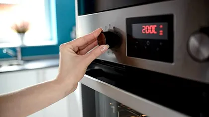 Cât îți crește factura la curent în perioada Paștelui dacă folosești cuptorul electric. Calcul în funcție de consum