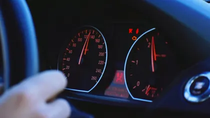 La ce viteză consumă cel mai puțin un motor pe benzină. Cât te costă fiecare 10 km/h în plus