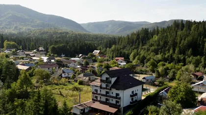 Un sat din comuna Soveja, loc unic în Europa, a ars aproape complet. Localitatea era 