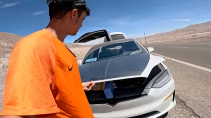 Ce faci când rămâi cu Tesla la 0% în pustiu: povestea șoferului care a tras curent de la soare în Atacama