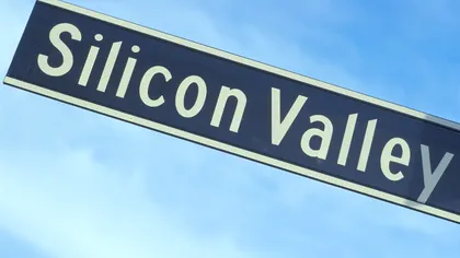 AI nu lovește toate companiile la fel: de ce concedierile din tech nu se repetă în restul economiei