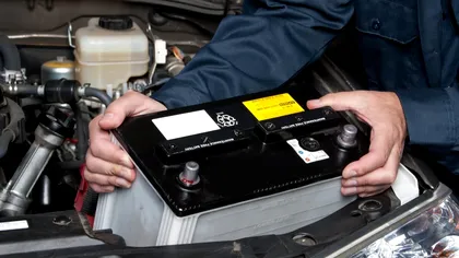 Dacia: cum resetezi corect sistemele după deconectarea bateriei fără să strici ceva