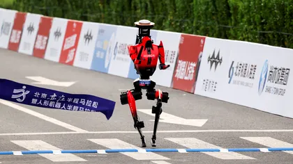 Maratonul roboților din Beijing revine în 2026: performanțe spectaculoase și mai puține momente stânjenitoare