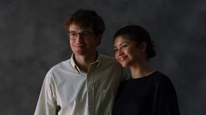 „The Drama”, cu Zendaya și Robert Pattinson, e genul de film care îți strică romantismul și îți place chestia asta. De ce să-l vezi la cinema REVIEW