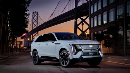 Cadillac atrage clienți de la Tesla, BMW și Mercedes, apoi recunoaște: cine cumpără electric rămâne, de regulă, la electric