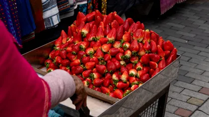 Cât costă kilogramul de căpşuni în Piaţa Rahova în mai 2026. Este cea mai ieftină piaţă din Bucureşti