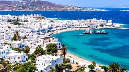Grecia vrea mai puțini turiști în cele mai populare destinații. Impune reguli mai dure pentru Santorini și Mykonos