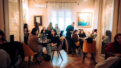10 tinere intră în culisele industriei muzicale: provocarea Women in Music care le transformă în manageri de artist