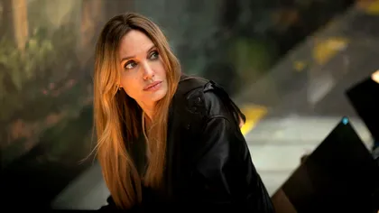 Angelina Jolie transformă durerea medicală în dramă de podium. Filmul „Couture” aduce boala, moda și fragilitatea în același cadru