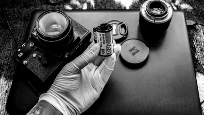 Aparatul tău foto pe film poate deveni digital fără modificări: noul modul care filmează 4K și face poze RAW de 26 MP