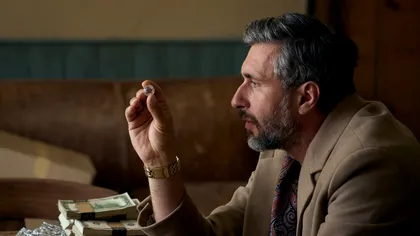 INTERVIU EXCLUSIV cu Dragoș Bucur, actorul român din „FUZE: Diversiune explozivă”, thrillerul străin cu staruri din „Bullet Train”, „The White Lotus” și „Avatar”