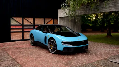 Ferrari își apără prima electrică după valul de critici: Luce nu este o greșeală, ci viitorul Căluțului Cabrat