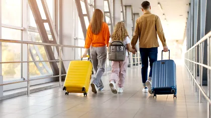 Actele de care ai nevoie pentru a călători cu copiii în 2026. Documentele care nu trebuie să îți lipsească înainte de vacanță